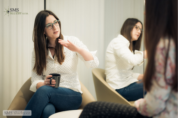 Eliška Kloučková, konzultantka v oblasti veřejných zakázek, spolupracovnice SMS-služby