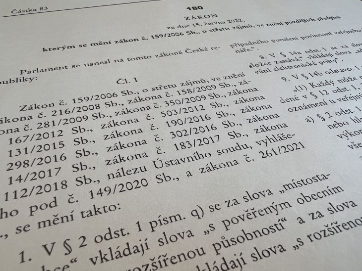 Novela účinná od 1. července vnesla do zákona o střetu zájmů výrazné změny.